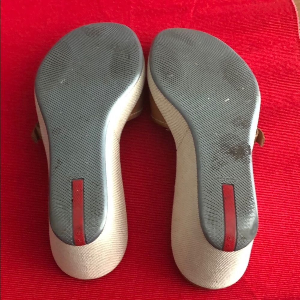 Prada’s Super Comfortable wedge - Picture 3 of 8